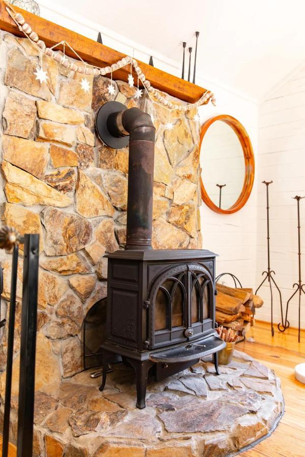 Villa Hot Tub Charming & Chic Mountain Gem On Sleepy Creek Berkeley Springs Exterior foto